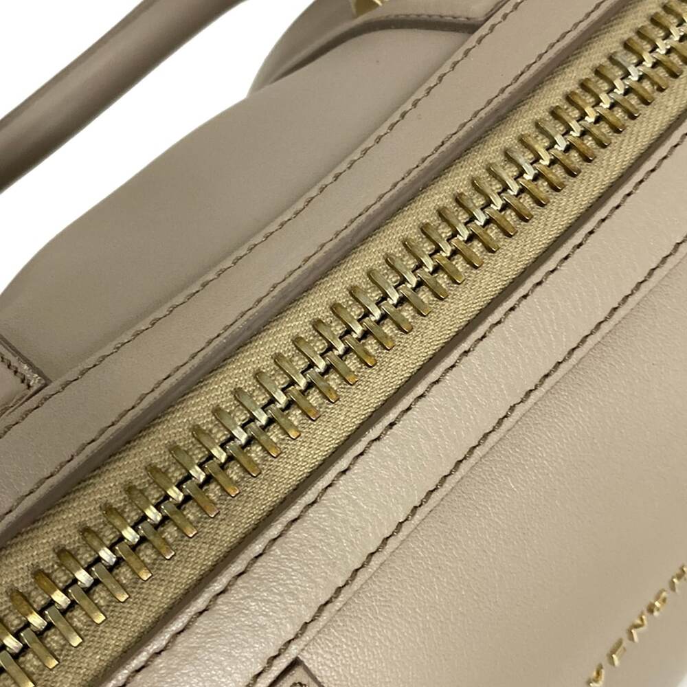 Givenchy Lucrezia Large Handbag - Picture 14 of 15